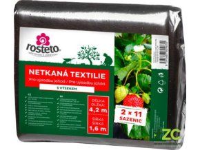 netkana textilie s vysekem cerna na jahody